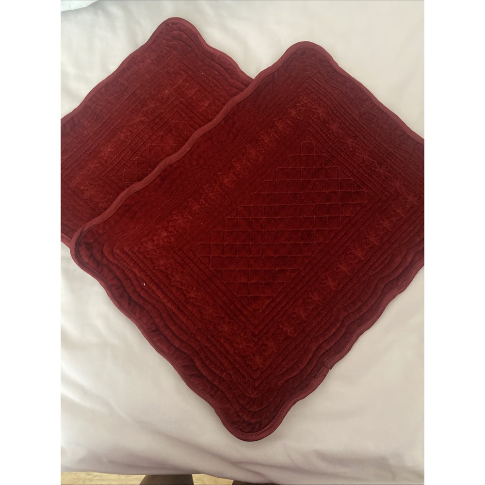 Red Velvety Placemats Rectangular-2 - Picture 3 of 3